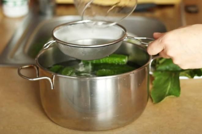 Хрустящие малосольные огурцы — фото рецепт