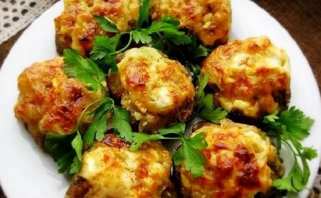 Стожки из фарша и картофеля в духовке