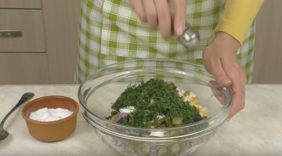 Салат с консервированным тунцом