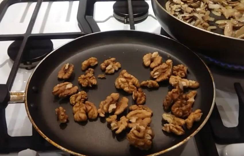 Салат с черносливом: 8 фото-рецептов пошагово