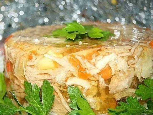 Как приготовить праздничный холодец из курицы: рецепт с фото