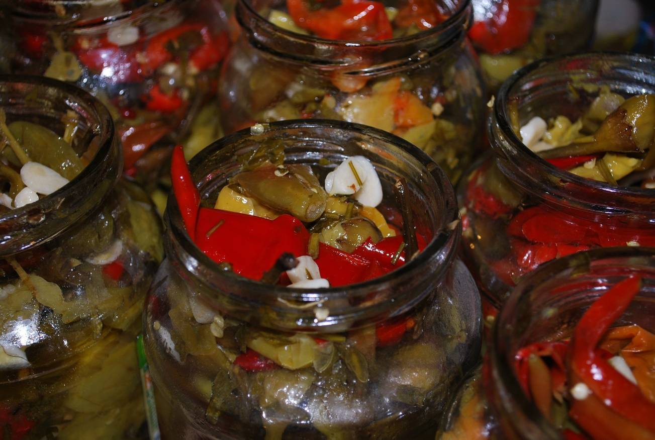 Консервированный горький перец