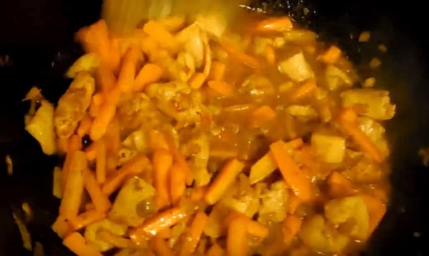 Плов из свинины на плите, в сковороде, на костре и в мультиварке