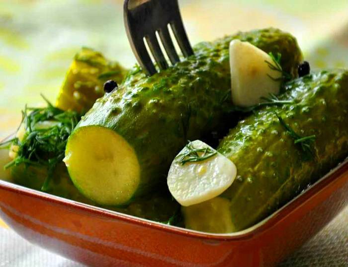 Хрустящие малосольные огурцы — фото рецепт