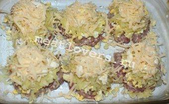 Стожки из фарша и картофеля в духовке