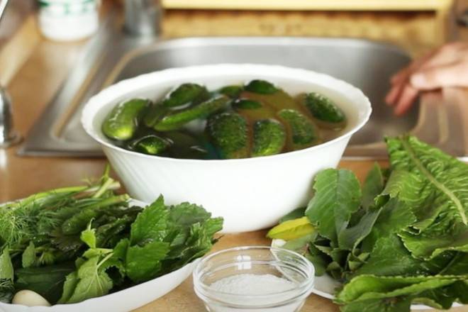 Хрустящие малосольные огурцы — фото рецепт