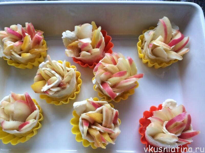 Пирог с яблоками в духовке: 7 фото рецептов