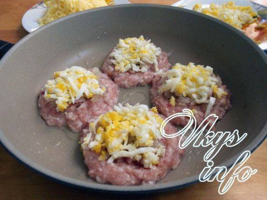 Стожки из фарша и картофеля в духовке