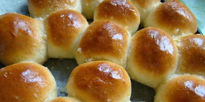 Пампушки с чесноком — 5 простых и быстрых рецептов
