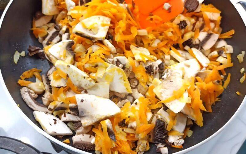 Постные пирожки с грибами