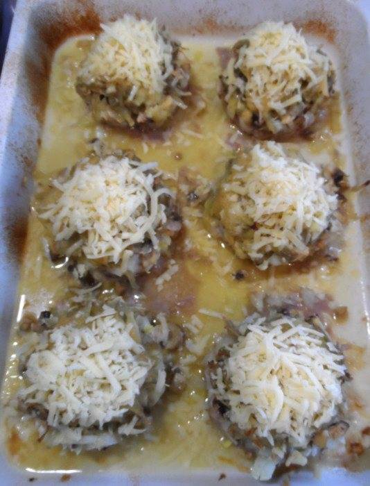 Стожки из фарша и картофеля в духовке