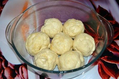 Пампушки с чесноком — 5 простых и быстрых рецептов