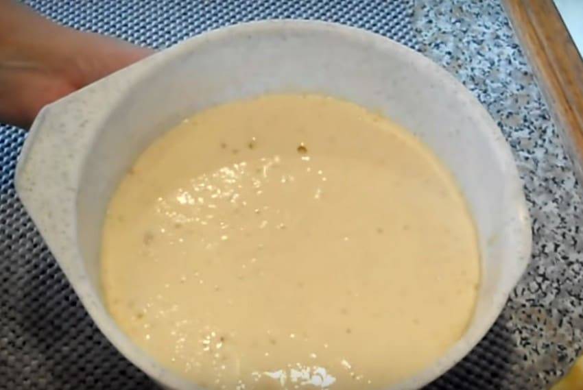 Оладьи на кефире: 10 фото-рецептов с бананами и яблоками, дрожжами и содой, сыром, творогом