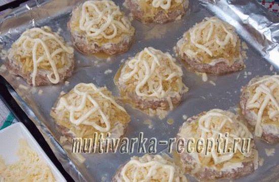 Стожки из фарша и картофеля в духовке