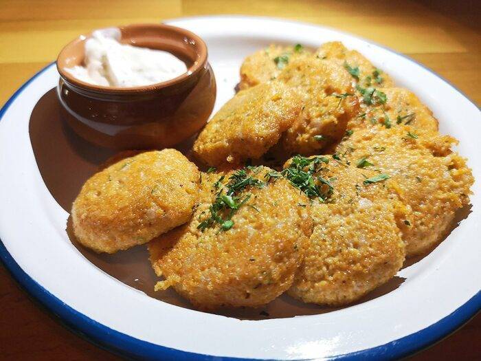 Как готовить икряники или оладушки из икры? Фото рецепт