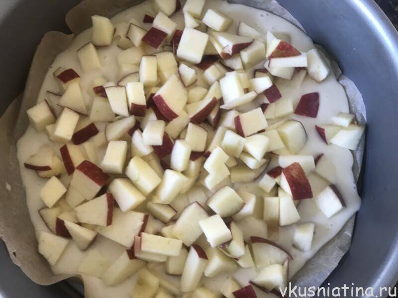 Пирог с яблоками в духовке: 7 фото рецептов