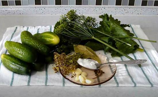 Хрустящие малосольные огурцы — фото рецепт