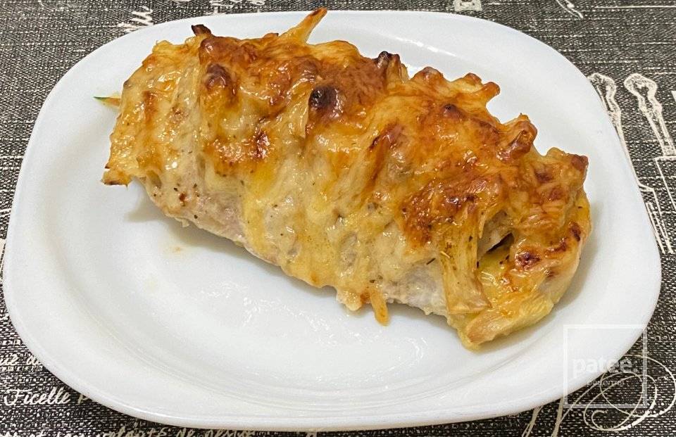 Свинина с ананасами в духовке: взрыв вкусовых ощущений! Фото рецепт