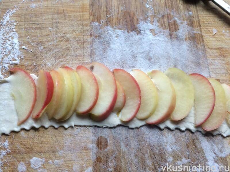 Пирог с яблоками в духовке: 7 фото рецептов