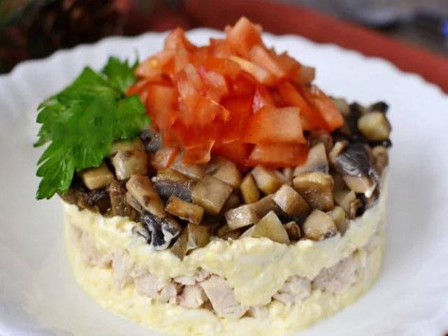 Салат с курицей и овощами: фото-рецепт