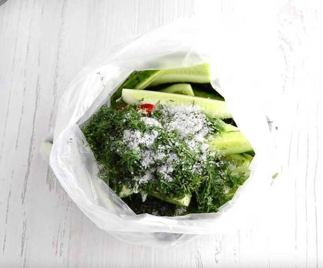 Хрустящие малосольные огурцы — фото рецепт