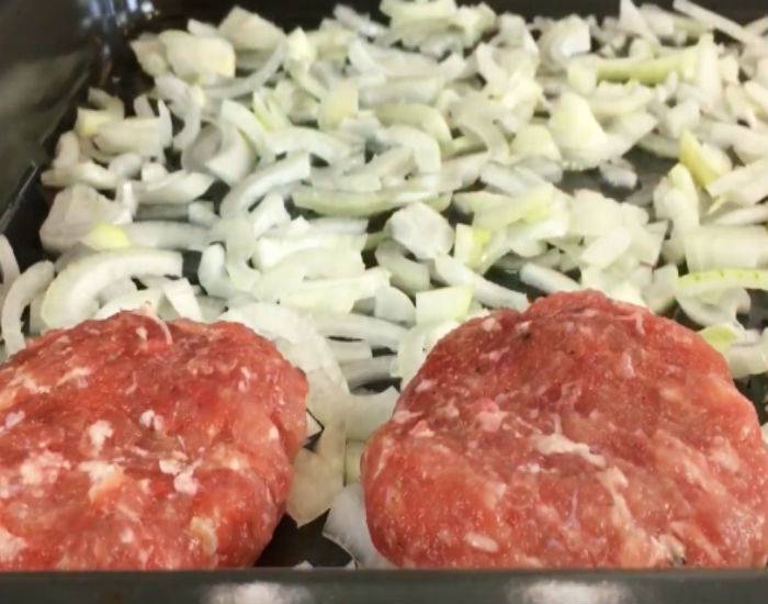 Стожки из фарша и картофеля в духовке