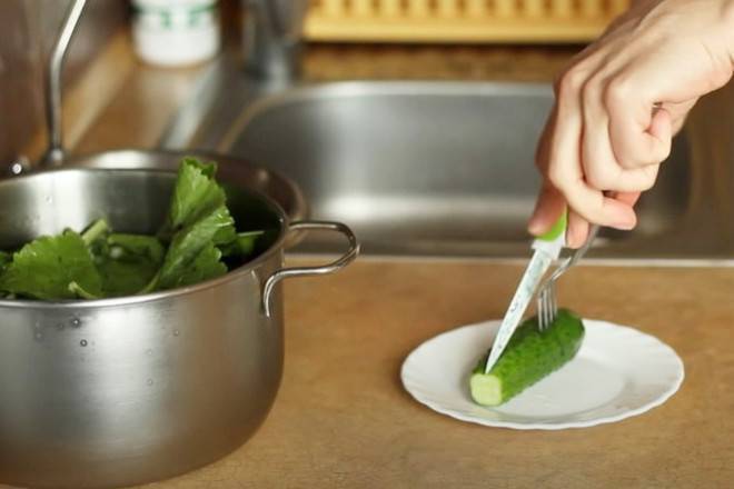 Хрустящие малосольные огурцы — фото рецепт