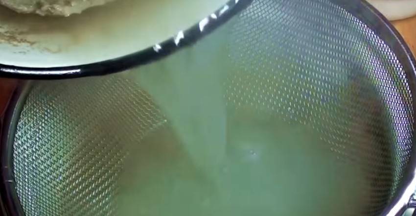 Уха из семги: из головы, хвоста, хребта семги, с целыми кусками рыбы