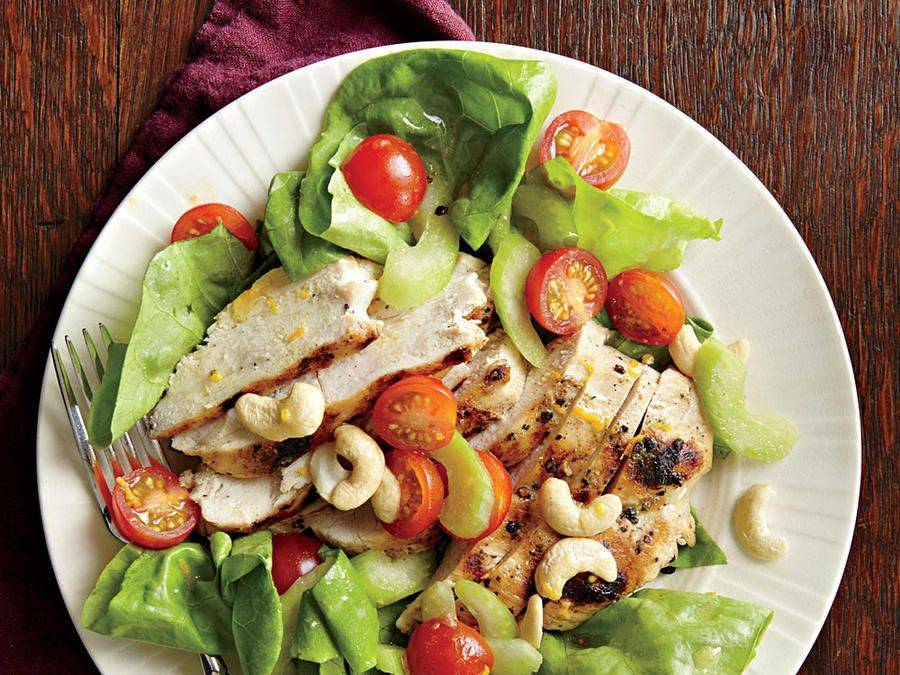 Салаты с куриной грудкой: 18 вкусных и простых рецептов