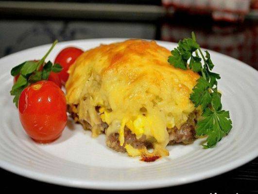 Стожки из фарша и картофеля в духовке