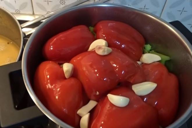 Горький перец на зиму: 10 вариантов закуски с огоньком!