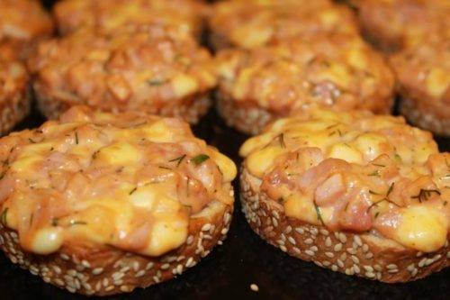 Пасты, паштеты и намазки для бутербродов на праздничный стол: 10 фото рецептов