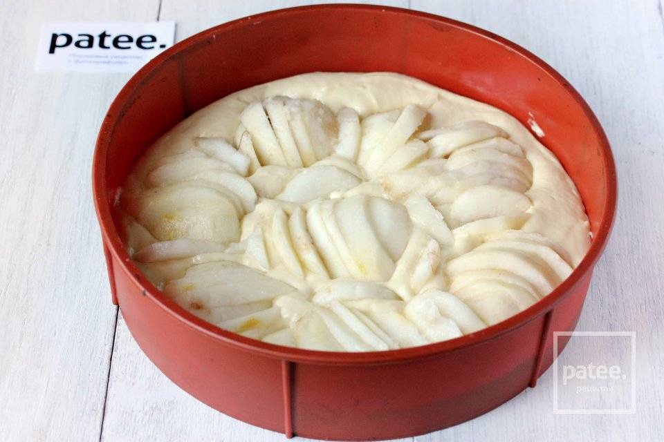 Лучшие рецепты пирога с грушами: слоеный, заливной, песочный, дрожжевой