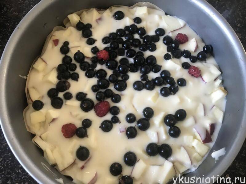 Пирог с яблоками в духовке: 7 фото рецептов