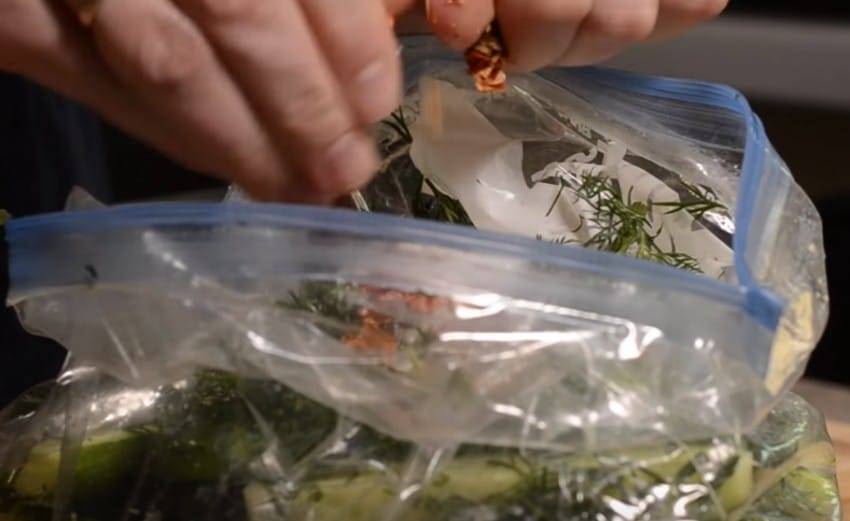 Хрустящие малосольные огурцы — фото рецепт