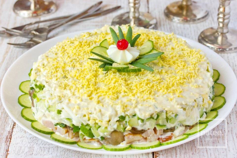 Салат с копченым окорочком: фото-рецепт, который вас удивит