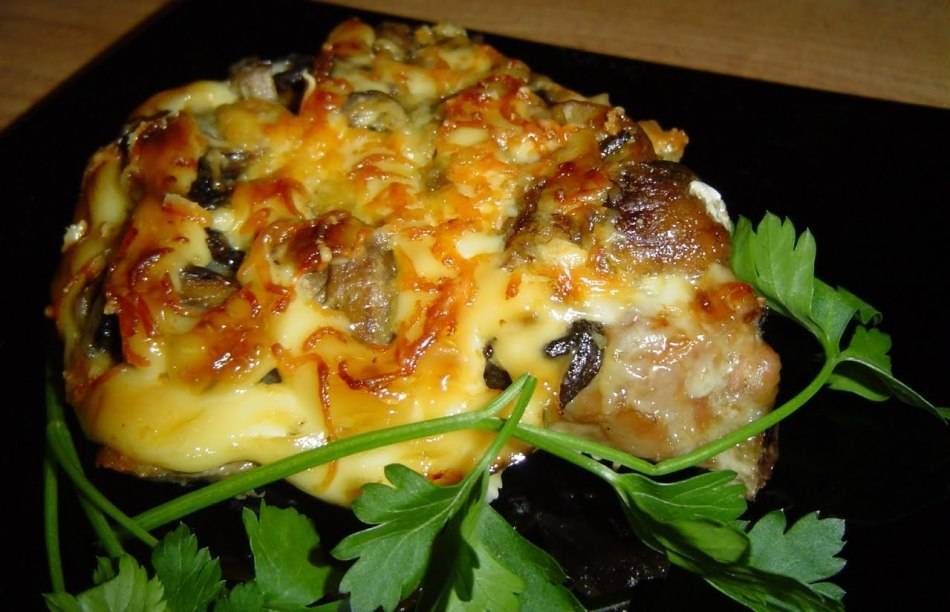 Свинина с грибами