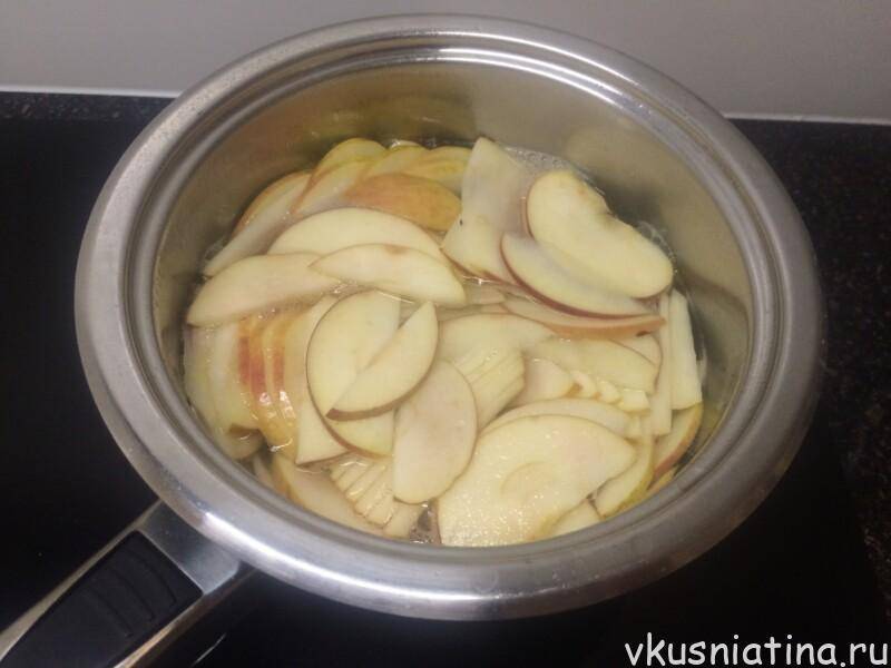 Пирог с яблоками в духовке: 7 фото рецептов