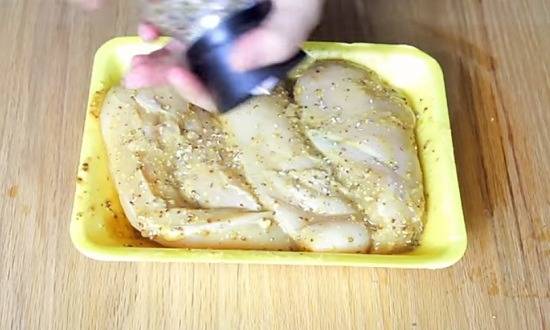 Куриная грудка в духовке: 5 вариантов сочной, вкусной грудки