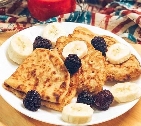 Блины из овсяной муки: рецепт диетических, на молоке и кефире, калорийность, фото и видео