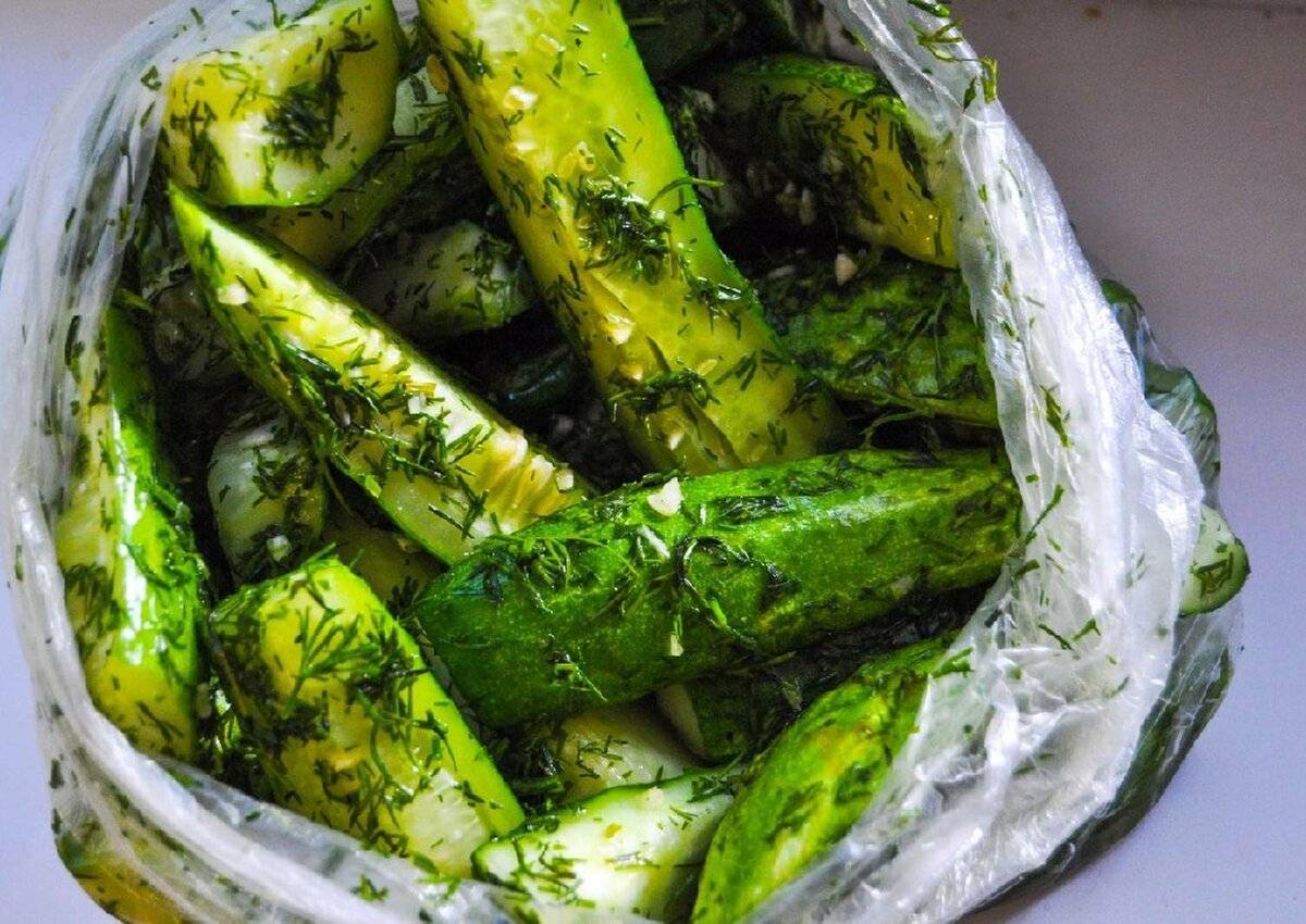 Малосольные огурцы в пакете: топ-7 рецептов, тонкости приготовления