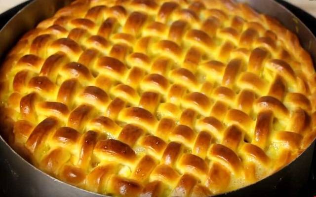 Пирог с яблоками в духовке: 7 фото рецептов