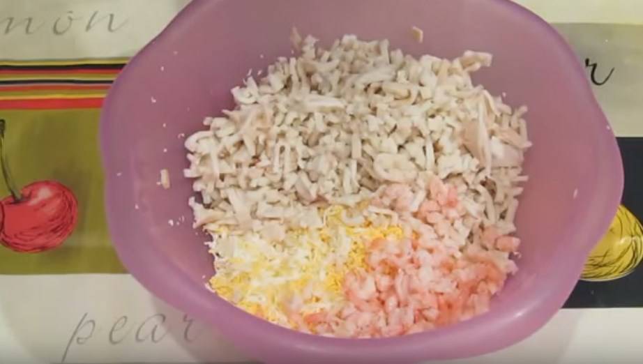 Салат с креветками слоями — фото-рецепт, который приятно вас удивит