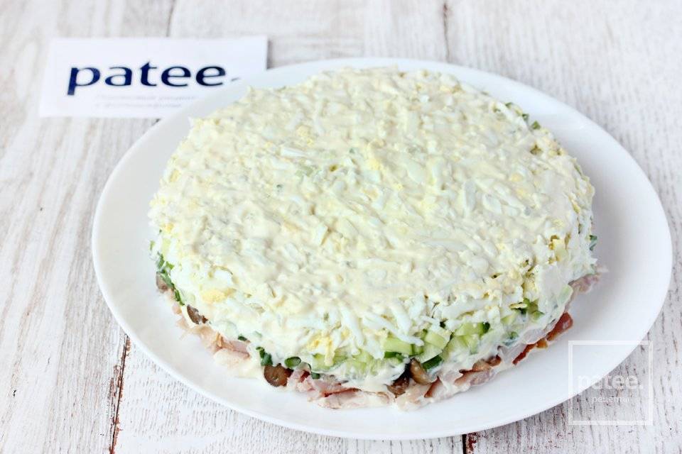 Салат с копченым окорочком: фото-рецепт, который вас удивит