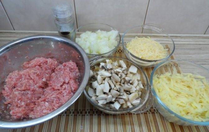 Стожки из фарша и картофеля в духовке