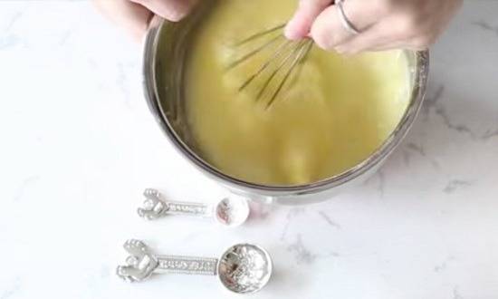 Пышные оладьи на молоке без дрожжей