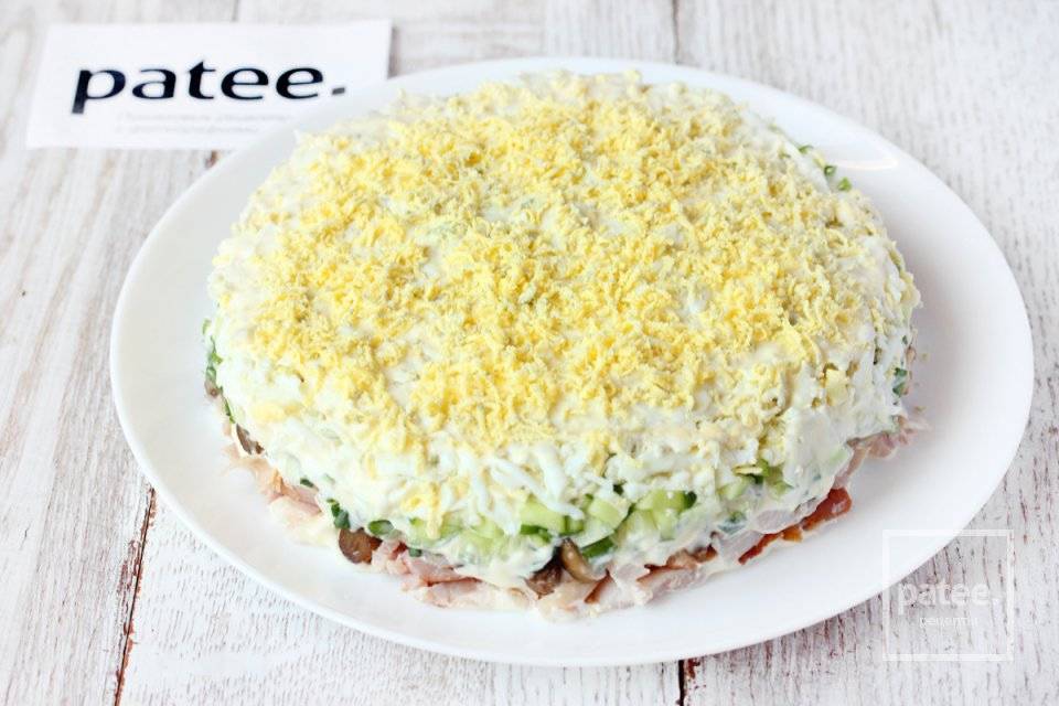 Салат с копченым окорочком: фото-рецепт, который вас удивит