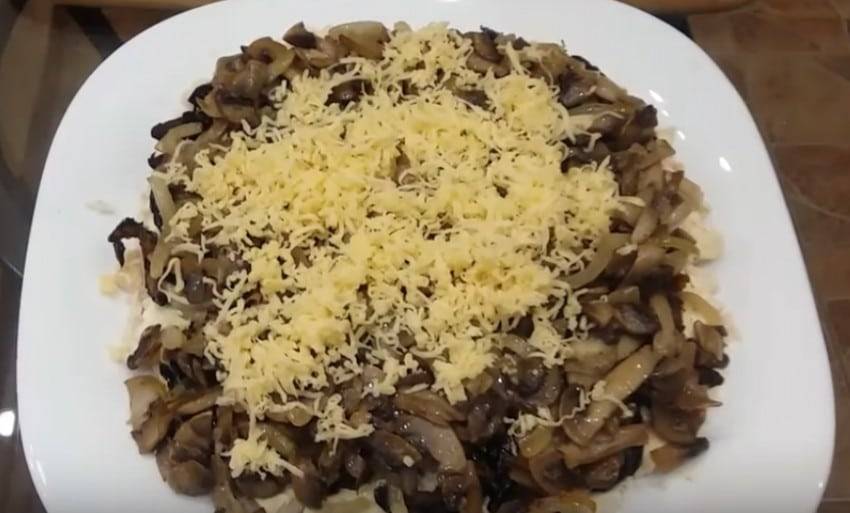 Салат с черносливом: 8 фото-рецептов пошагово