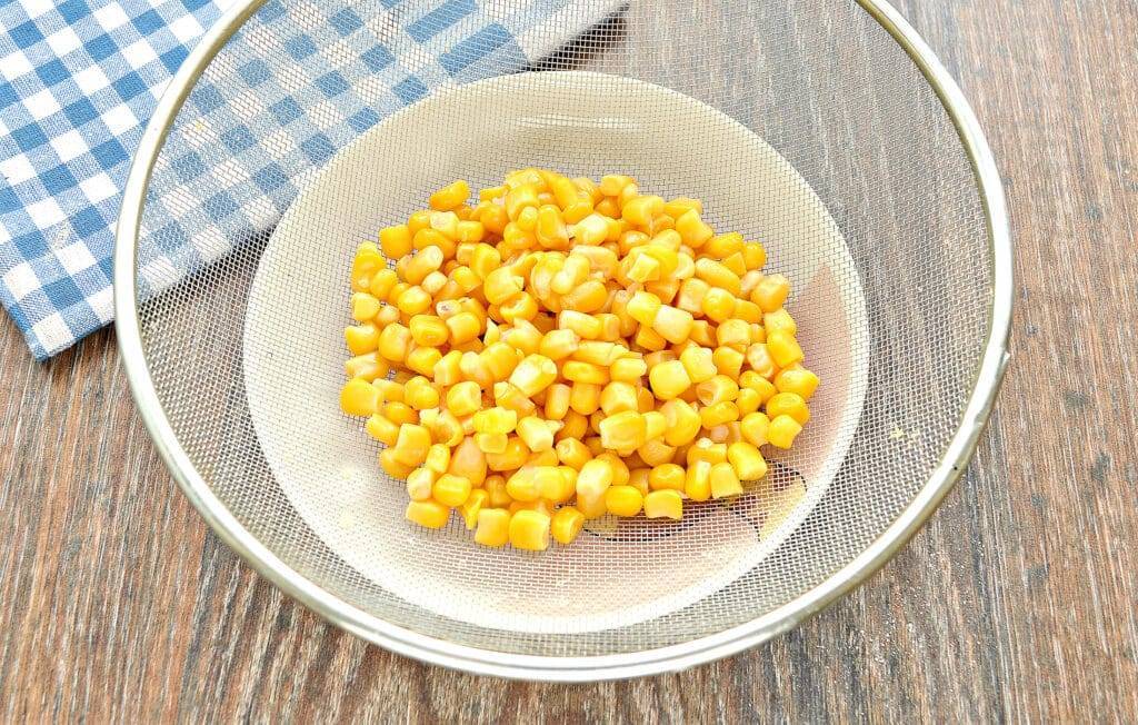 Салат с кукурузой и помидорами: 4 фото-рецепта полезной закуски