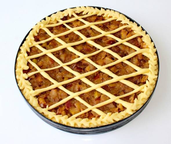 Пирог с яблоками в духовке: 7 фото рецептов